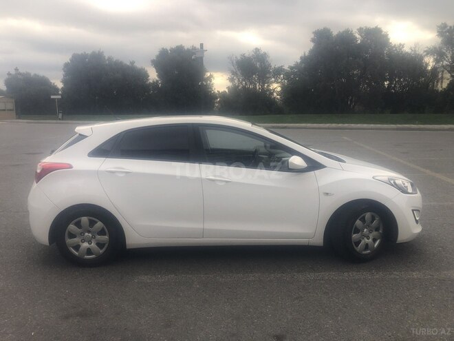 Hyundai i30 2016, 300,000 km - 1.6 л - Bakı