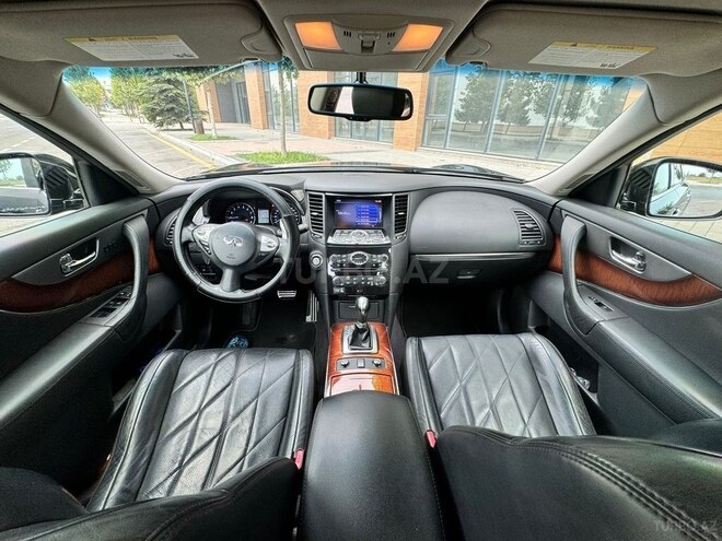 Infiniti FX35-7