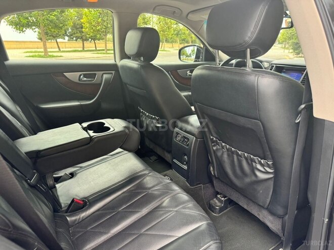 Infiniti FX35-8