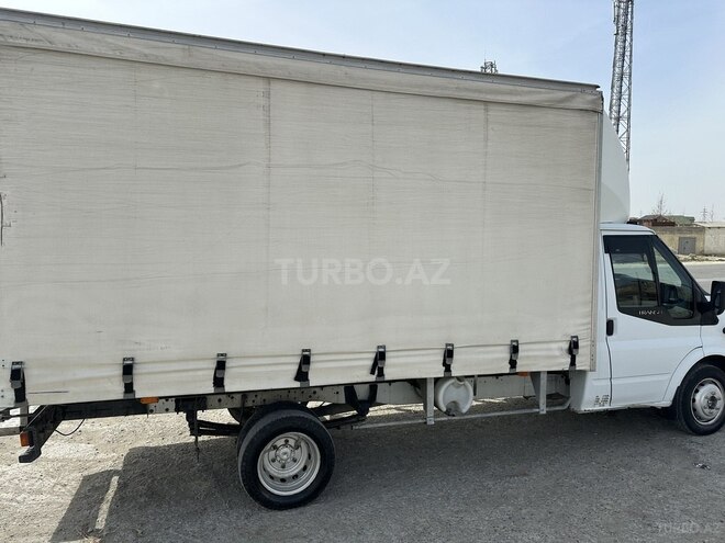 Ford Transit-4
