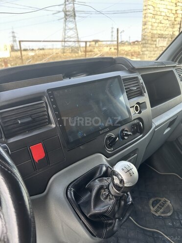 Ford Transit-6