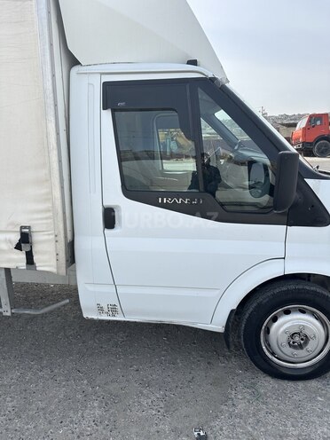 Ford Transit-3