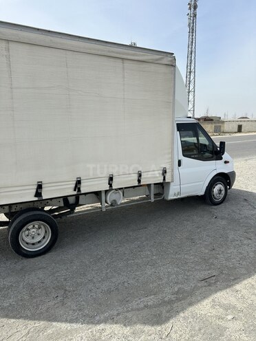 Ford Transit-5