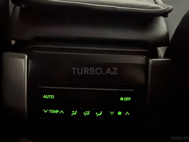 Toyota Land Cruiser Prado-19