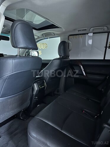 Toyota Land Cruiser Prado-21