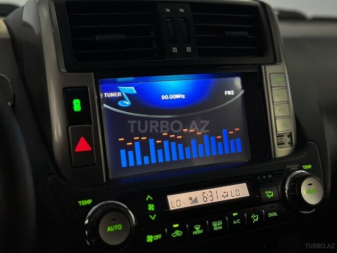 Toyota Land Cruiser Prado-23