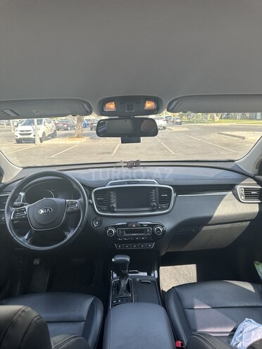 Kia Sorento-9