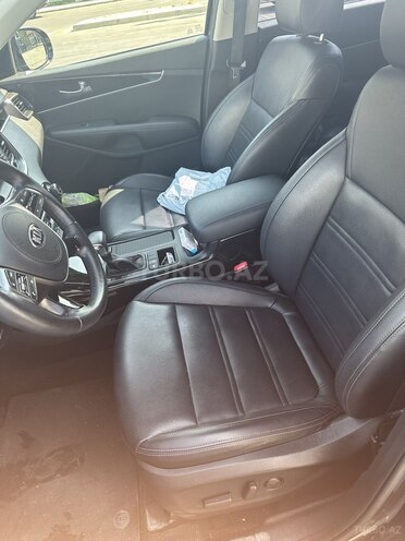 Kia Sorento-16