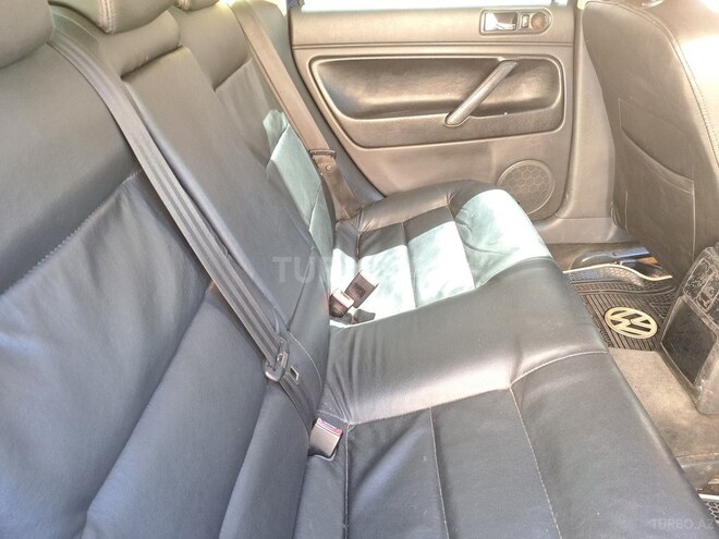 Volkswagen Passat 2004, 300,000 km - 1.8 l - Bakı