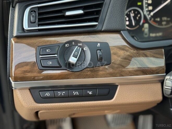 BMW 740 2010, 329,000 km - 3.0 l - Bakı