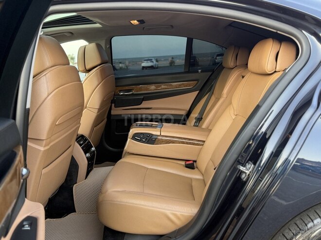 BMW 740 2010, 329,000 km - 3.0 l - Bakı
