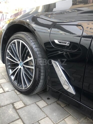 BMW 530e-9