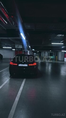BMW 530e-13