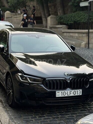 BMW 530e-16