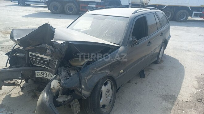 Mercedes C 220 1999, 280,000 km - 2.2 л - Sumqayıt