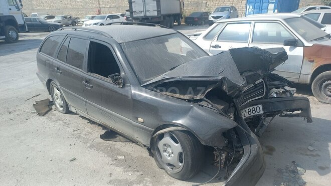 Mercedes C 220 1999, 280,000 km - 2.2 л - Sumqayıt