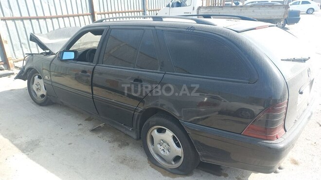 Mercedes C 220 1999, 280,000 km - 2.2 л - Sumqayıt