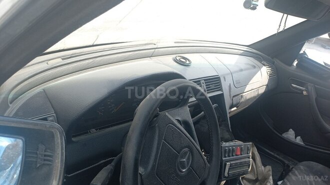 Mercedes C 220 1999, 280,000 km - 2.2 л - Sumqayıt