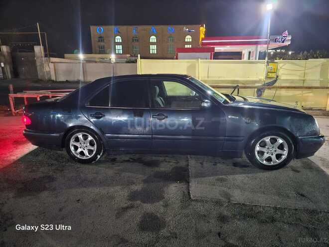 Mercedes E 220 1999, 262,356 km - 2.2 l - Sumqayıt
