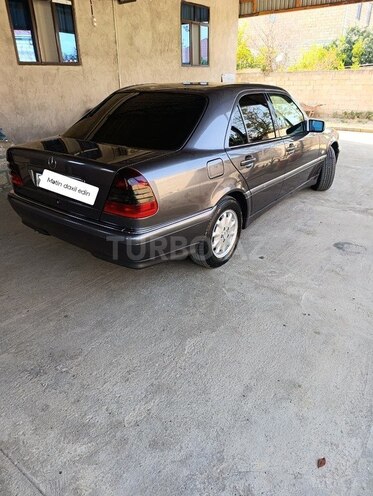 Mercedes C 220 1998, 498,000 km - 2.2 l - Beyləqan
