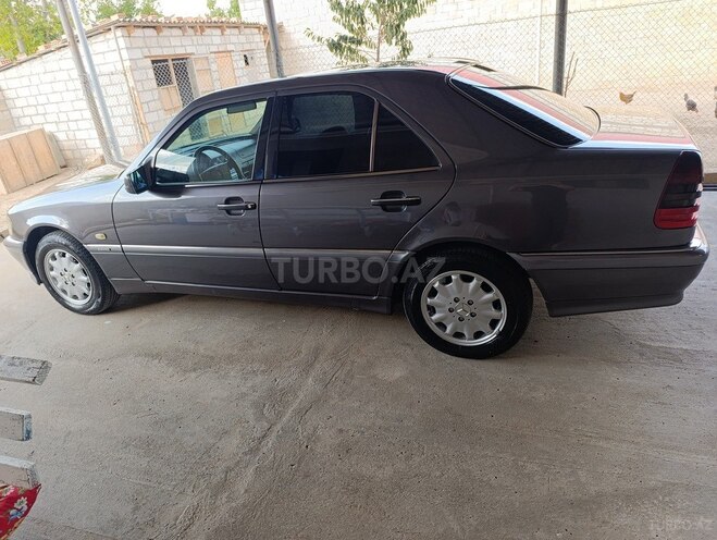 Mercedes C 220 1998, 498,000 km - 2.2 l - Beyləqan
