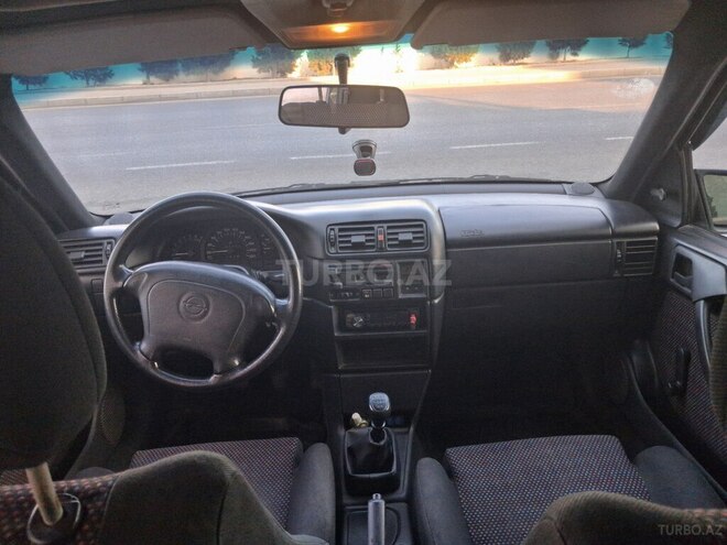 Opel Vectra 1994, 320,550 km - 2.0 l - Bakı