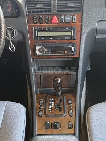 Mercedes C 220 1998, 498,000 km - 2.2 l - Beyləqan