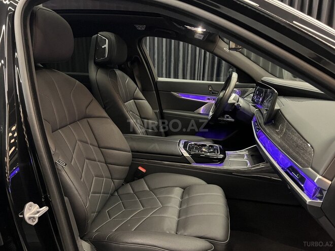 BMW i7 2023, 28,000 km - 0.0 л - Bakı