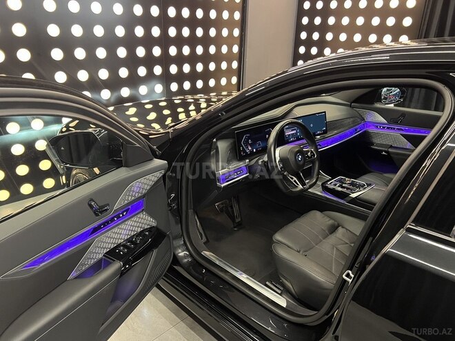 BMW i7 2023, 28,000 km - 0.0 л - Bakı