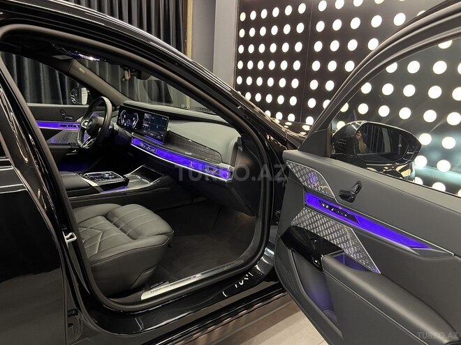 BMW i7 2023, 28,000 km - 0.0 л - Bakı