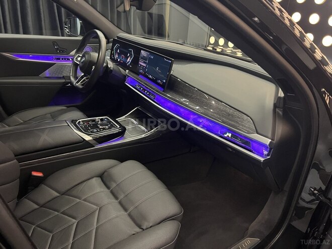 BMW i7 2023, 28,000 km - 0.0 л - Bakı