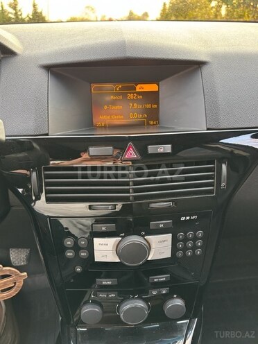 Opel Astra 2009, 178,000 km - 1.4 l - Qax