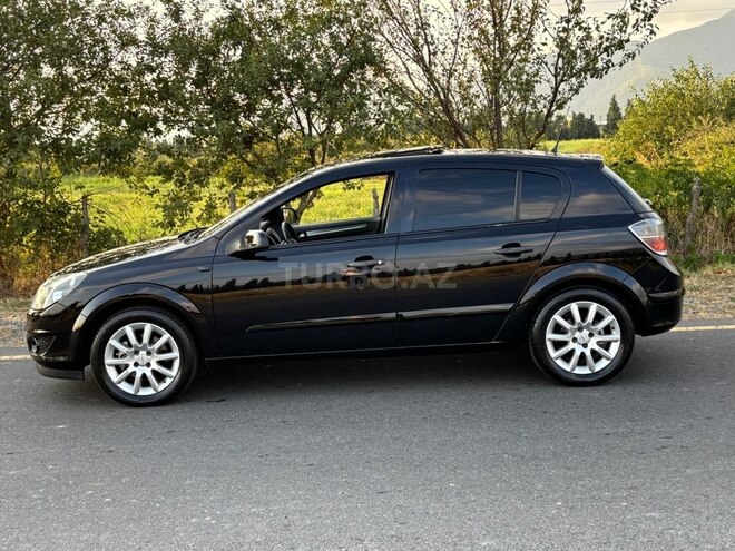 Opel Astra 2009, 178,000 km - 1.4 l - Qax