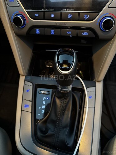 Hyundai Elantra 2017, 250,000 km - 2.0 l - Bakı