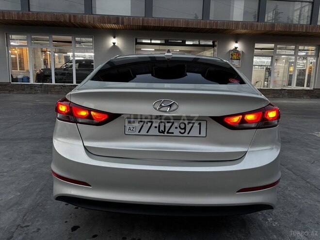 Hyundai Elantra 2017, 250,000 km - 2.0 l - Bakı