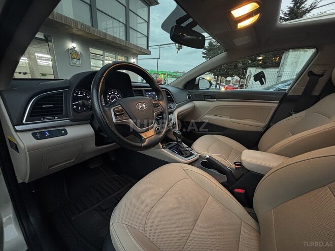 Hyundai Elantra 2017, 250,000 km - 2.0 l - Bakı