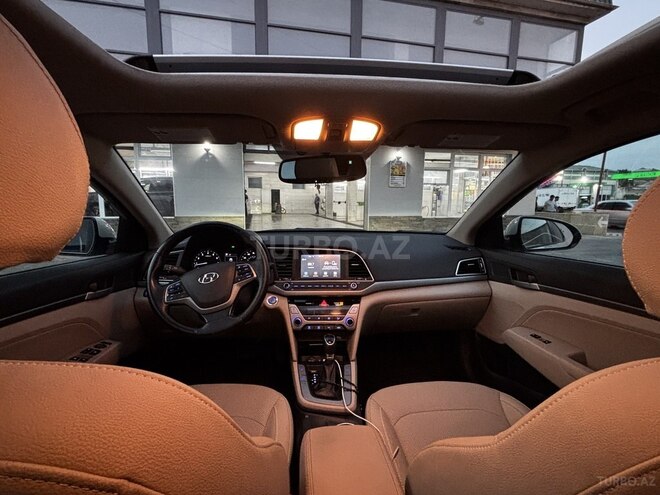 Hyundai Elantra 2017, 250,000 km - 2.0 l - Bakı