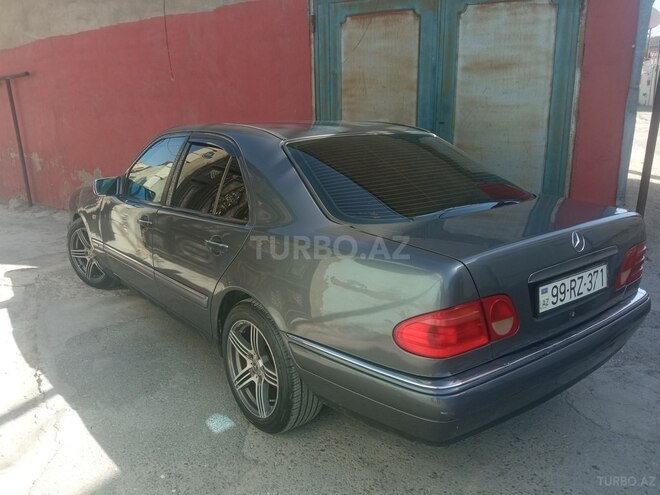 Mercedes E 230 1995, 218,544 km - 2.3 l - Bakı