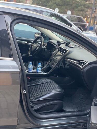 Ford Fusion (North America) 2019, 195,000 km - 2.0 л - Bakı