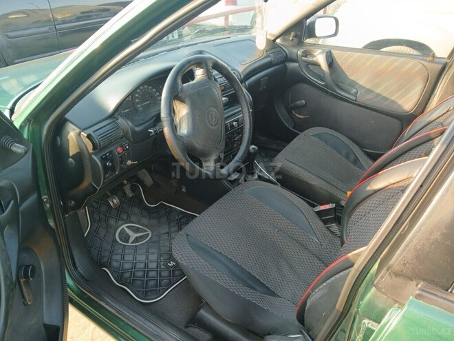 Opel Astra 1997, 300,000 km - 1.6 l - Bakı