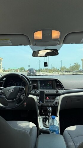Hyundai Elantra 2018, 220,480 km - 2.0 l - Bakı
