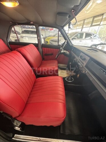 GAZ 24 "Volga"-10