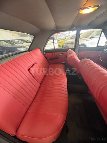 GAZ 24 "Volga"-11