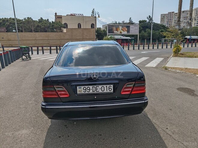 Mercedes E 220 1999, 325,000 km - 2.2 l - Bakı