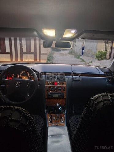 Mercedes E 220 1999, 325,000 km - 2.2 l - Bakı
