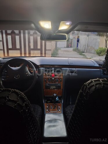 Mercedes E 220 1999, 325,000 km - 2.2 l - Bakı