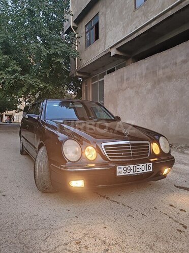 Mercedes E 220 1999, 325,000 km - 2.2 l - Bakı