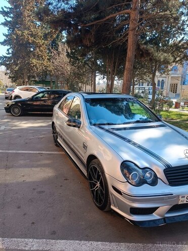 Mercedes C 240 2003, 260,000 km - 2.6 l - Bakı