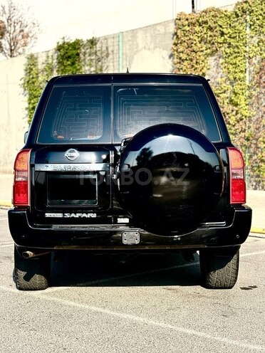 Nissan Patrol 2008, 201,000 km - 4.8 l - Bakı