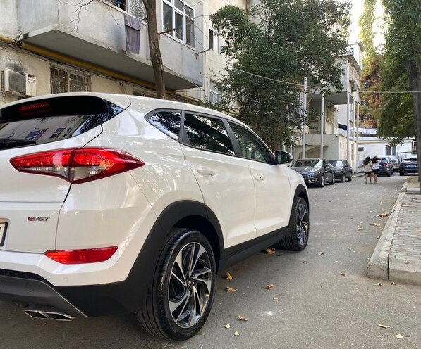 Hyundai Tucson 2015, 224,606 km - 2.0 л - Bakı